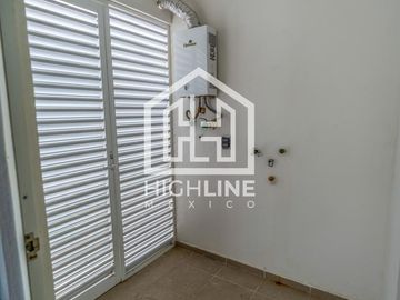 CASA EN VENTA EN PLAYA DEL CARMEN 3 HABITACIONES GYM, CASA CLUB ALBERCA, AREA GRILL RESIDENCIAL ROI