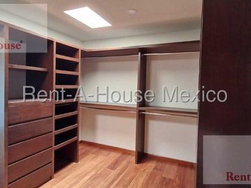 Casa en Venta en Naucalpan de Juárez, Lomas Verdes  6ta Sección AM. 26-263