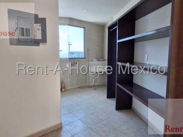 Casa en Venta en Naucalpan de Juárez, Lomas Verdes  6ta Sección AM. 26-263