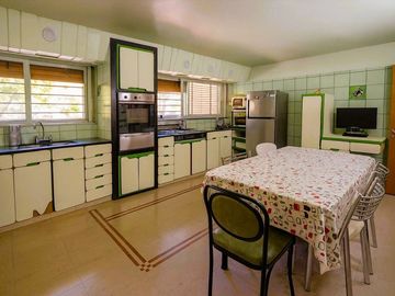 CASA  VENTA LOTE PROPIO  VERSALLES. PATIO-QUINCHO
