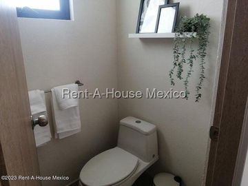 Zire casa nueva en VENTA RAH61