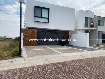 CASA EN VENTA EN JURIQUILLA