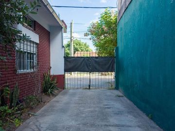 PH 2 AMB EN VENTA EN BERAZATEGUI CON COCHERA S/EXP