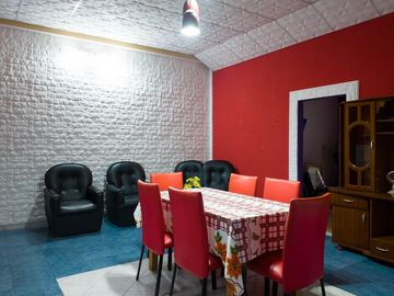 PH 2 AMB EN VENTA EN BERAZATEGUI CON COCHERA S/EXP