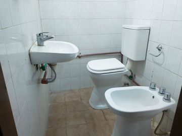 PH 2 AMB EN VENTA EN BERAZATEGUI CON COCHERA S/EXP