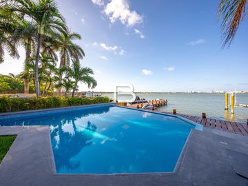 Casa Amueblada en Venta en Isla Dorada
