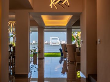Casa Amueblada en Venta en Isla Dorada