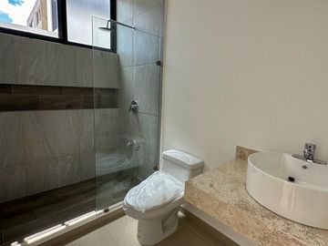 Casa en venta en Conkal Yucatan un piso en privada