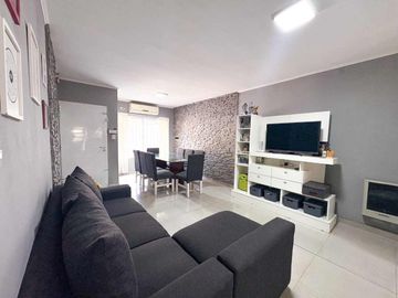 VENTA CASA 3 DORMITORIOS CON PILETA - FISHERTON