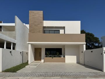 Casa Nueva en Venta Lomas del Dorado