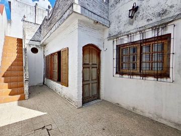 CASA 3 AMBIENTES VENTA FLORESTA + SEGUNDA VIVIENDA