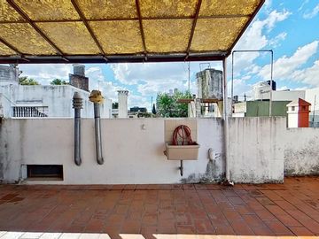 CASA 3 AMBIENTES VENTA FLORESTA + SEGUNDA VIVIENDA