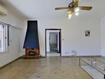 CASA 3 AMBIENTES VENTA FLORESTA + SEGUNDA VIVIENDA