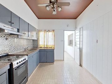 CASA 3 AMBIENTES VENTA FLORESTA + SEGUNDA VIVIENDA
