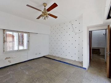 CASA 3 AMBIENTES VENTA FLORESTA + SEGUNDA VIVIENDA