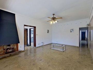 CASA 3 AMBIENTES VENTA FLORESTA + SEGUNDA VIVIENDA