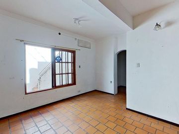CASA 3 AMBIENTES VENTA FLORESTA + SEGUNDA VIVIENDA