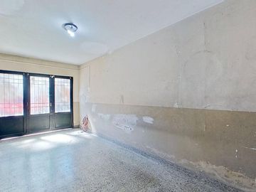 CASA 3 AMBIENTES VENTA FLORESTA + SEGUNDA VIVIENDA