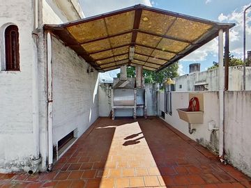 CASA 3 AMBIENTES VENTA FLORESTA + SEGUNDA VIVIENDA