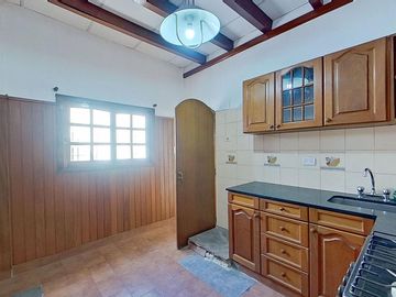 CASA 3 AMBIENTES VENTA FLORESTA + SEGUNDA VIVIENDA