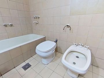 CASA 3 AMBIENTES VENTA FLORESTA + SEGUNDA VIVIENDA