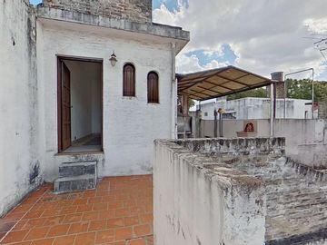 CASA 3 AMBIENTES VENTA FLORESTA + SEGUNDA VIVIENDA