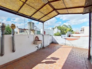 CASA 3 AMBIENTES VENTA FLORESTA + SEGUNDA VIVIENDA