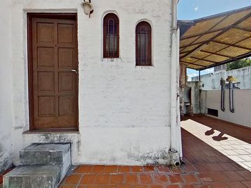 CASA 3 AMBIENTES VENTA FLORESTA + SEGUNDA VIVIENDA