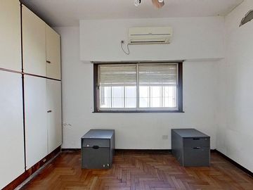CASA 3 AMBIENTES VENTA FLORESTA + SEGUNDA VIVIENDA