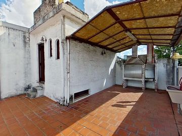 CASA 3 AMBIENTES VENTA FLORESTA + SEGUNDA VIVIENDA