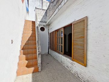CASA 3 AMBIENTES VENTA FLORESTA + SEGUNDA VIVIENDA
