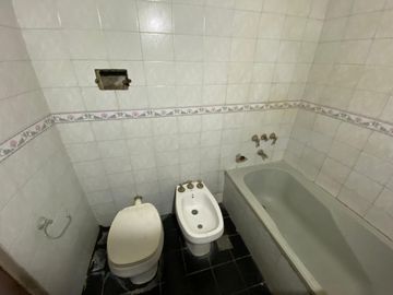 VENTA CASA  IDEAL INVERSOR - HURLINGHAM