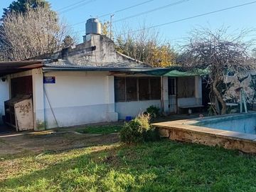 VENTA CASA QUINTA 3 AMBIENTES MORENO C/PILETA