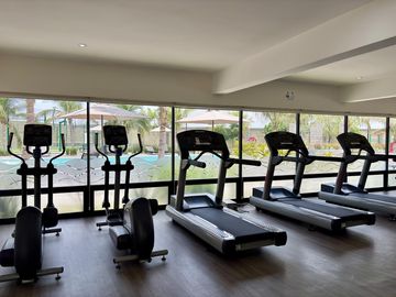 PUNTO LOMAS, Casa en VENTA con estancia de TV y 3 recamaras con baño