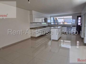 Casa en Venta en Naucalpan de Juárez, Lomas Verdes 6ta Sección AM. 26-262