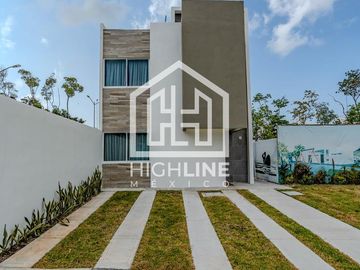 CASA EN VENTA EN PLAYA DEL CARMEN 3 HABITACIONES GYM, CASA CLUB ALBERCA, AREA GRILL PLUSVALÍA ROI