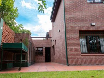 venta casa 6 amb barrio caisamar