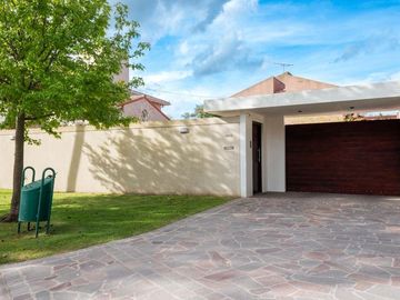 venta casa 6 amb barrio caisamar