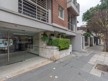 Departamento Venta 4 ambientes con Patio y cochera