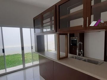 Fraccionamiento Cumbres de Santiago -CARRETERA NACIONAL- Casa en Venta Santiago N.L.