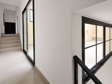 CASA 6 AMBIENTES EN MARTÍNEZ A ESTRENAR