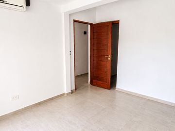 CASA 6 AMBIENTES EN MARTÍNEZ A ESTRENAR