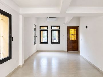 CASA 6 AMBIENTES EN MARTÍNEZ A ESTRENAR