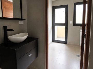 CASA 6 AMBIENTES EN MARTÍNEZ A ESTRENAR