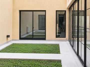 CASA 6 AMBIENTES EN MARTÍNEZ A ESTRENAR