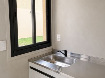 CASA 6 AMBIENTES EN MARTÍNEZ A ESTRENAR