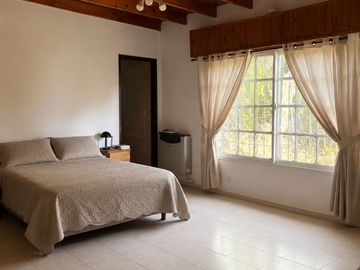 Casa en Matheu DOBLE LOTE+3 MONOAMBIENTES (Renta).