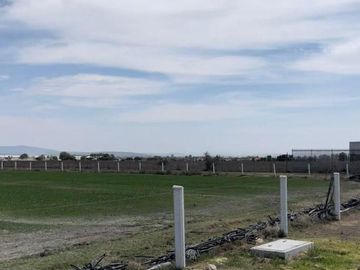 Terreno en venta  a un costado del  Parque Industrial Opción, San José Iturbide