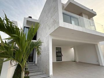 Casa en Venta con recámara en planta baja en Fracc. Punto Lomas Residencial,  Alvarado Veracruz.