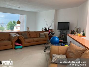CASA EN VENTA EN PRIVADA LOMAS DEL TEC